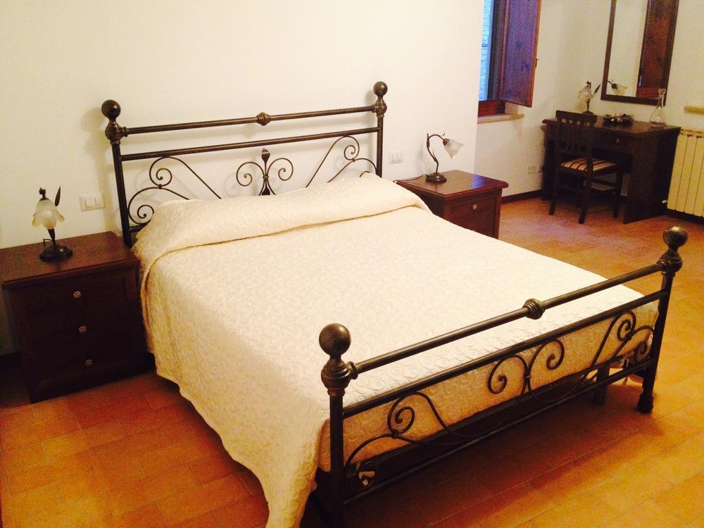 B&B La Dimora Del Capitano Фабриано Номер фото